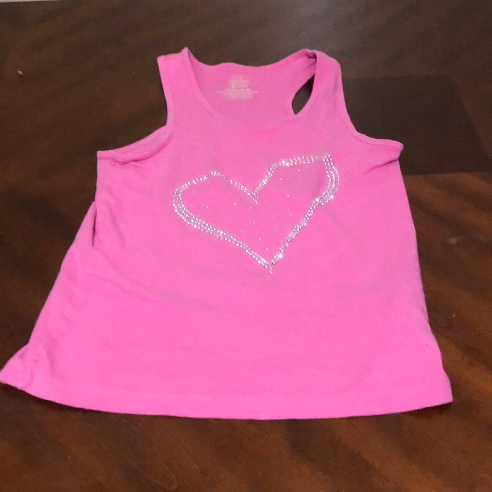 pink tank top